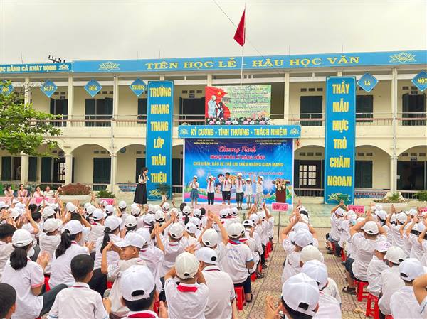 Trường Tiểu học Thái Tân: Tổ chức ngoại khóa “Bảo vệ trẻ em trên không gian mạng”
