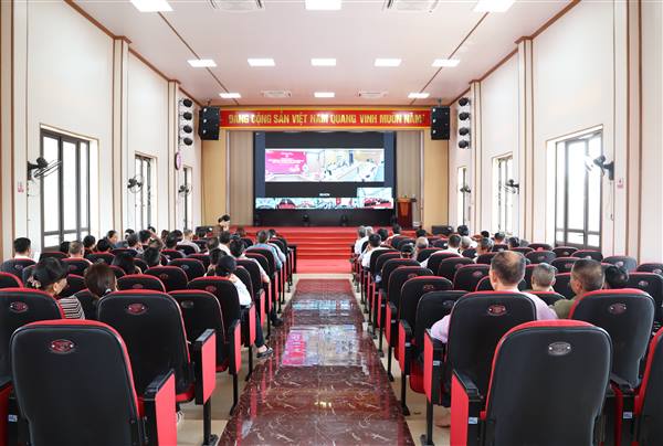 Xã Thái Tân dự Hội nghị phát động thi ứng dụng AI trong thực thi nhiệm vục của các cơ quan hành chính