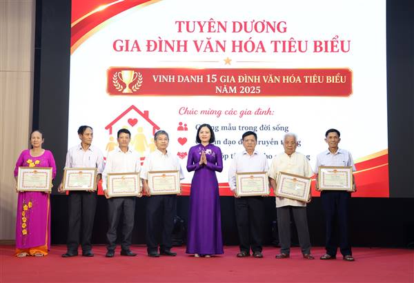 Xã Thái Tân biểu dương các gia đình văn hoá tiêu biểu năm 2025