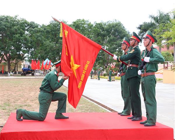 Lãnh đạo xã Thái Tân dự Lễ tuyên thệ chiến sĩ mới năm 2026 tại Trung đoàn 43 (Sư đoàn 395, Quân khu 3)