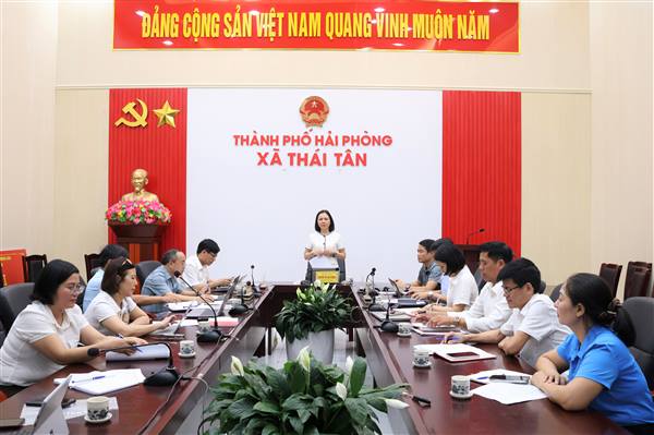 Đảng uỷ xã Thái Tân làm viêc với Trung tâm Dịch vụ sự nghiệp công xã