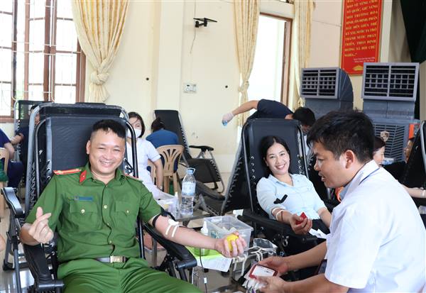 Công an xã Thái Tân lan tỏa tinh thần “Vì Nhân dân phục vụ” qua Ngày hội hiến máu “Giọt máu nghĩa tình”