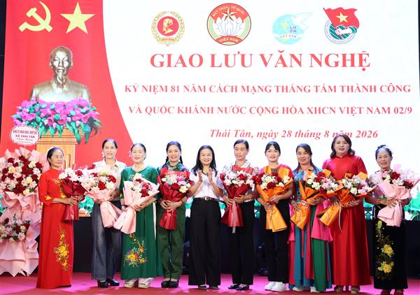 Xã Thái Tân sôi nổi giao lưu văn nghệ chào mừng Quốc khánh 2/9