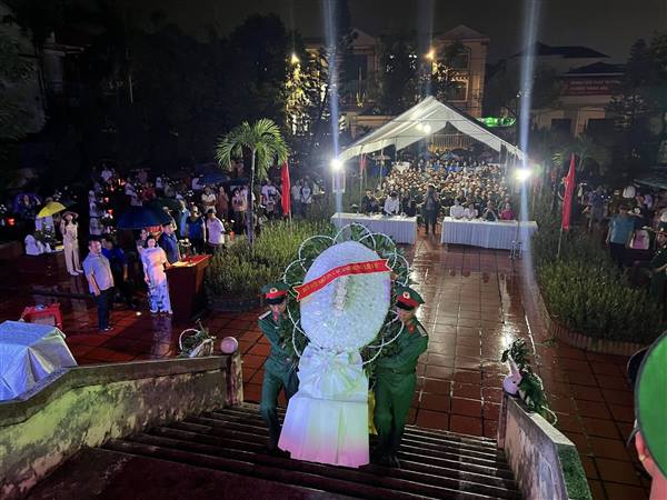 LỄ DÂNG HƯƠNG TƯỞNG NIỆM CÁC ANH HÙNG LIỆT SĨ TẠI PHƯỜNG THÀNH ĐÔNG