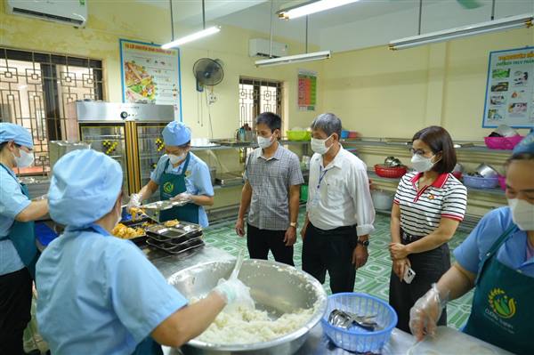 Tăng cường kiểm tra An toàn thực phẩm, Y tế học đường tại phường Thành Đông