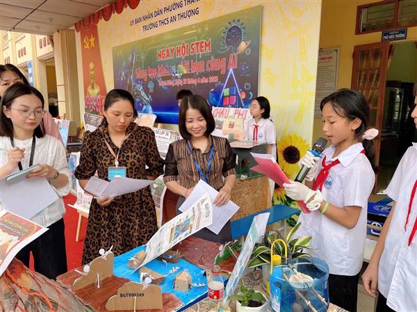 Trường THCS An Thượng tổ chức hoạt động ngoại khóa: Ngày hội Stem với chủ đề "Sáng tạo không giới hạn cùng AI"