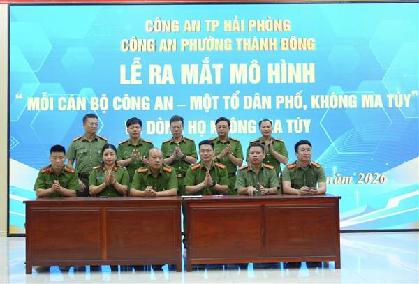 Ra mắt mô hình "Mỗi cán bộ Công an - Một Tổ dân phố không ma túy" và "Dòng họ không ma túy"