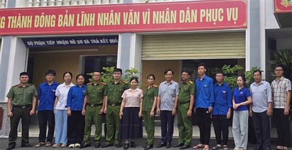 Phường Thành Đông tổ chức Lễ ra quân chiến dịch "Mùa hè số cùng VNEiD, hướng dẫn công dân số, đồng hành cùng nhân dân thực hiện Đề án 06"