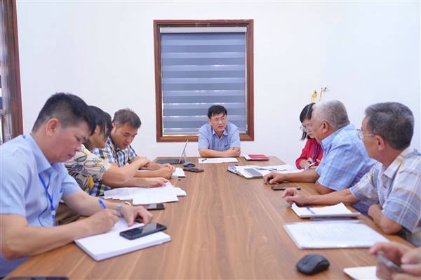 Đồng chí Nguyễn Tuấn Ngọc - Phó Bí thư Đảng ủy, Chủ tịch UBND phường Thành Đông tiếp công dân định kỳ