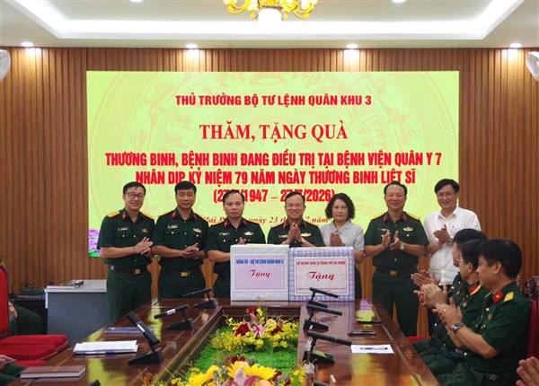 Lan tỏa đạo lý “Uống nước nhớ nguồn” qua hoạt động thăm, tặng quà người có công nhân dịp 27/7 