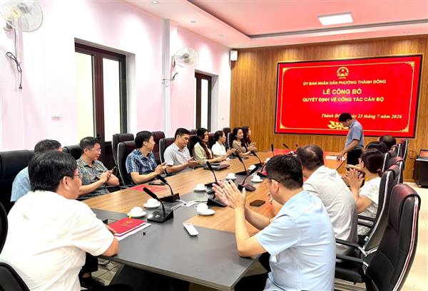 UBND phường Thành Đông tổ chức Lễ công bố quyết định về công tác cán bộ