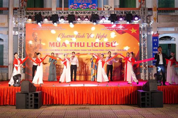 Phường Thành Đông tổ chức Chương trình nghệ thuật “Mùa thu lịch sử”