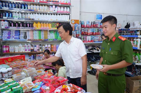 Phường Thành Đông kiểm tra an toàn thực phẩm dịp Tết Trung thu