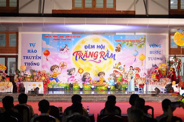 Ủy ban nhân dân phường Thành Đông tổ chức "Đêm hội Trăng rằm" tại Trường Tiểu học Thành Đông
