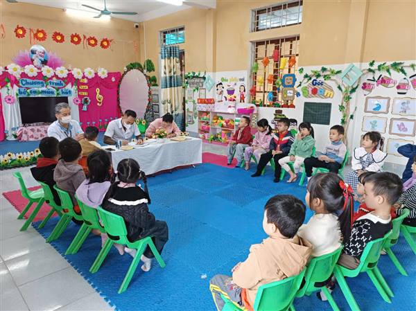 Trường Mầm non Thanh Xá tổ chức khám sức khoẻ định kỳ cho trẻ năm học 2025-2026