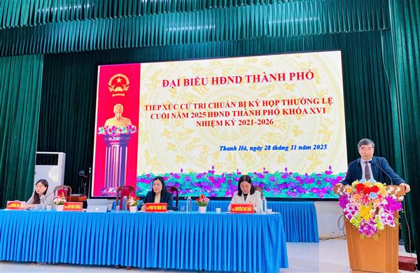 Đại biểu HĐND thành phố khoá XVI tiếp xúc cử tri trước kỳ họp thường lệ cuối năm 2025.