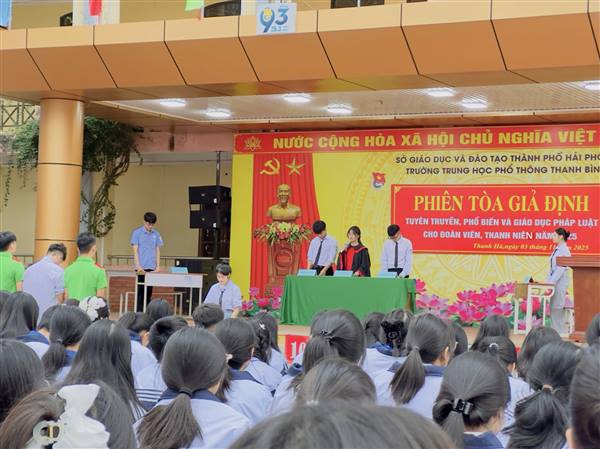 Phiên tòa giả định– Bài học sâu sắc về pháp luật cho thanh niên