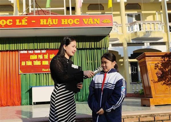 348 học sinh Trường THCS Thanh Thủy được trải nghiệm chuyên đề “Khám phá thế giới số – An toàn, thông minh, trách nhiệm”