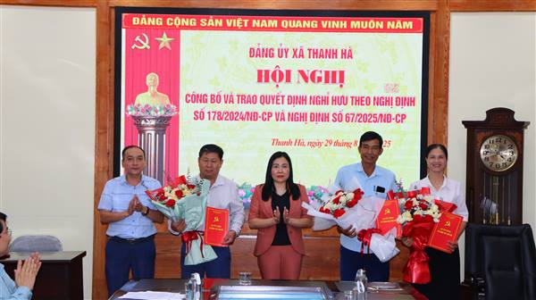 Đảng ủy xã Thanh Hà tổ chức hội nghị công bố và trao Quyết định nghỉ hưu theo Nghị định 178 và Nghị định 67 của Chính phủ.