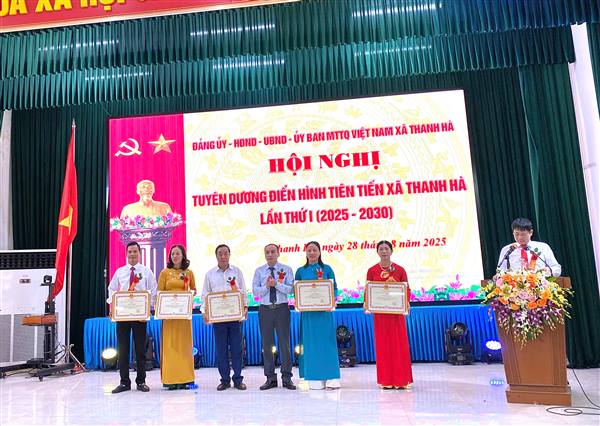 Xã Thanh Hà tổ chức hội nghị tuyên dương điển hình tiên tiến lần thứ I