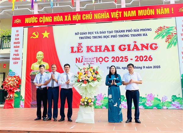 Trên 7.200 học sinh xã Thanh Hà dự khai giảng năm học mới