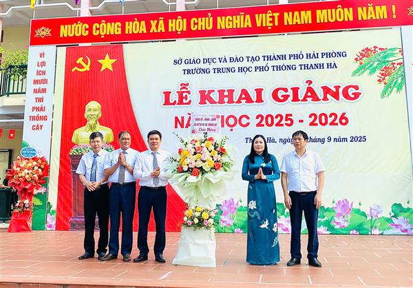 Trên 7.200 học sinh xã Thanh Hà dự khai giảng năm học mới