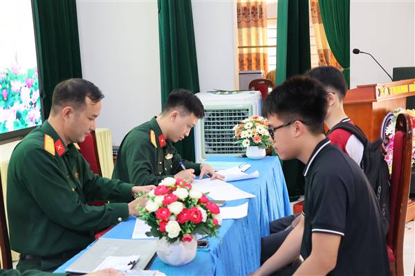 Thanh Hà tổ chức đăng ký nghĩa vụ quân sự lần đầu cho công dân nam tuổi 17