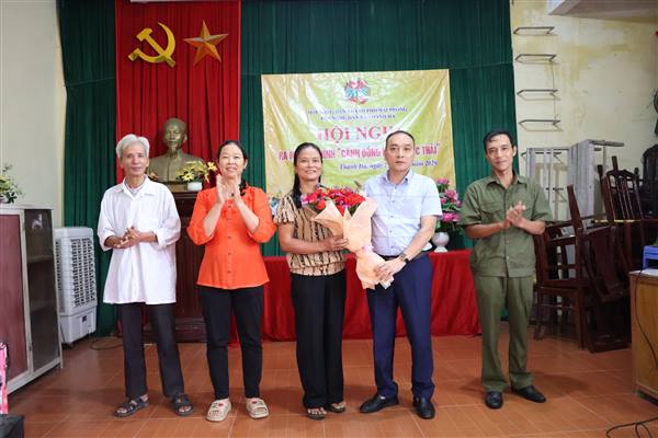 Ra mắt mô hình “Cánh đồng không rác thải” tại Chi hội nông dân thôn Xuân An