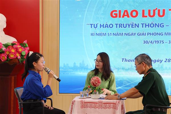 Thanh niên xã Thanh Hà giao lưu tọa đàm  “Tự hào truyền thống – Vững bước tương lai”