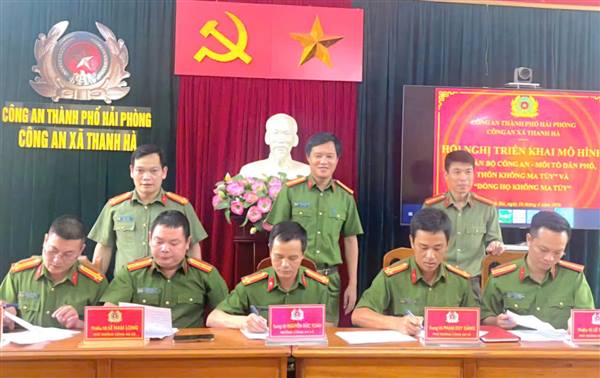 Công an xã Thanh Hà triển khai mô hình “Mỗi cán bộ Công an - Một Tổ dân phố, thôn không ma túy” và “Dòng họ không ma túy”