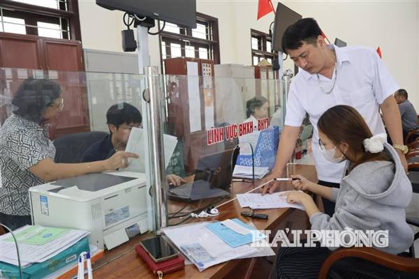Quy định khung số lượng, tên gọi các phòng chuyên môn thuộc UBND cấp xã