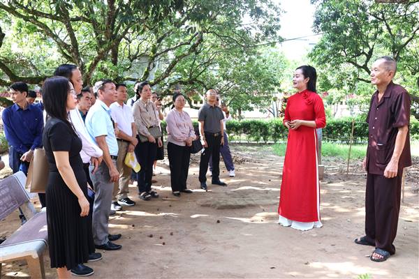 Đại sứ Đặc mệnh Toàn quyền nước Cộng hòa Dân chủ Nhân dân Lào tại Việt Nam thăm, làm việc tại xã Thanh Hà