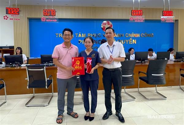 Bộ máy tinh gọn, hiệu quả quản trị và phục vụ được nâng cao
