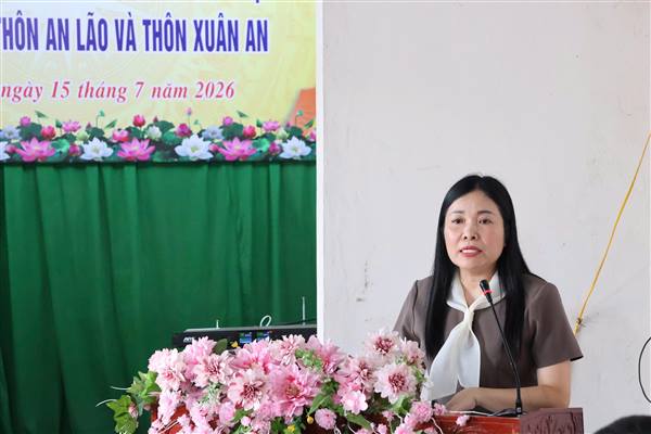 Đồng chí Bí thư Đảng ủy xã Thanh Hà đối thoại với hội viên Hội Nông dân, Phụ nữ và nhân dân các thôn trên địa bàn xã