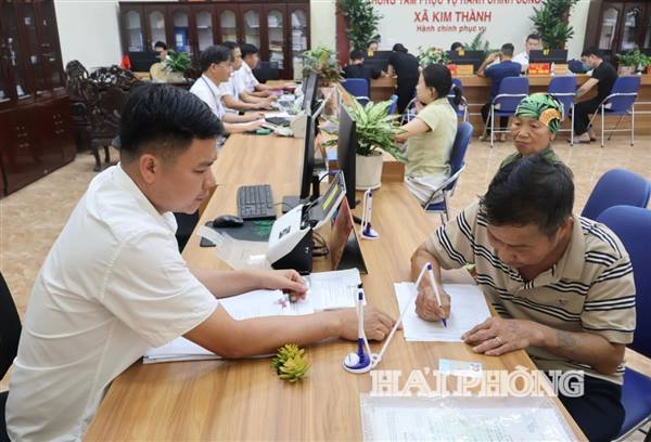 Bộ máy chính quyền cấp xã vận hành thông suốt, người dân hài lòng
