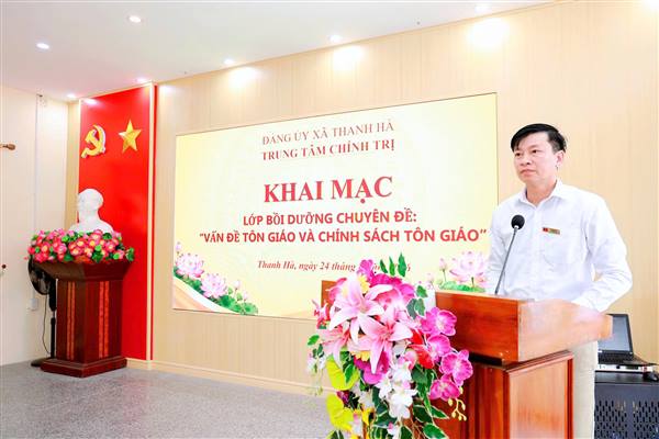 Khai mạc Lớp bồi dưỡng chuyên đề “Vấn đề tôn giáo và chính sách tôn giáo” dành cho đảng viên mới