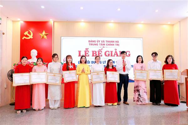 Bế giảng Lớp bồi dưỡng lý luận chính trị dành cho đảng viên mới khóa II năm 2026