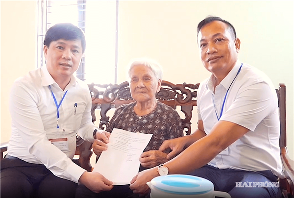 36 Bà mẹ Việt Nam anh hùng ở Hải Phòng được tặng căn hộ hoặc 800 triệu đồng từ Vingroup