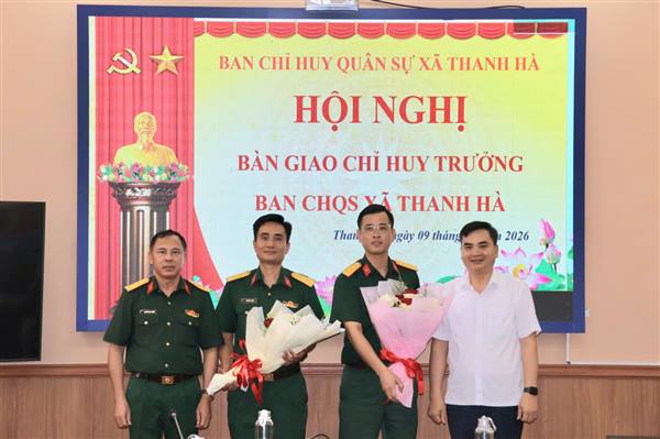 Thanh Hà tổ chức hội nghị bàn giao Chỉ huy trưởng Ban Chỉ huy Quân sự xã