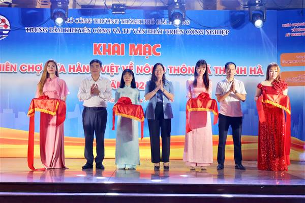 Khai mạc “Phiên chợ đưa hàng Việt về nông thôn xã Thanh Hà năm 2026”