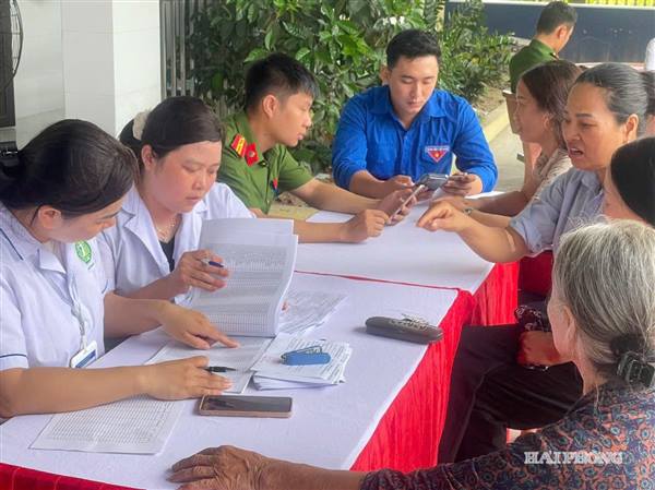 Từ dữ liệu dân cư đến những tiện ích số thiết thực