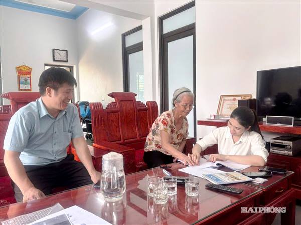 'Chính quyền thân thiện' vì dân phục vụ