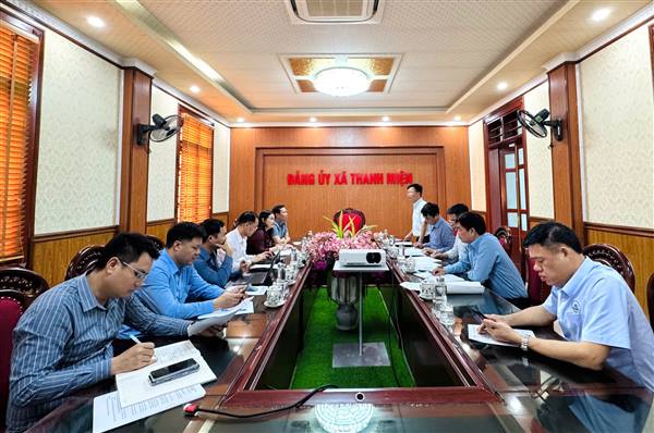 Thường trực Đảng ủy xã Thanh Miện làm việc với Công ty TNHH một thành viên Khai thác công trình thủy lợi Bắc Hưng Hải về các giải pháp nâng cao hệ thống đê, kênh trên địa bàn xã