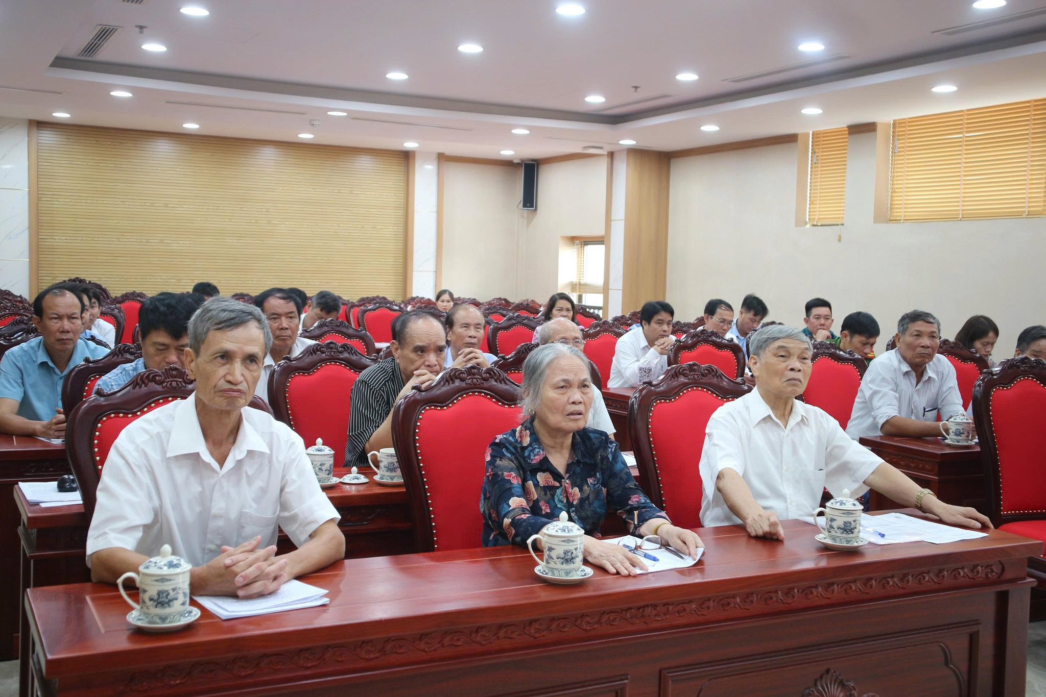 Tham dự hội nghị có các đồng chí nguyên là lãnh đạo chủ chốt của huyện Thanh Miện