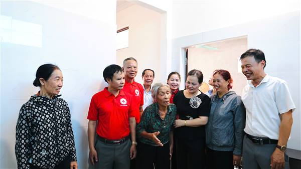 Khánh thành nhà Chữ thập đỏ trao tặng gia đình có hoàn cảnh khó khăn