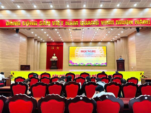 Hội nghị triển khai giải pháp đẩy nhanh tiến độ cài đặt, kích hoạt sổ sức khỏe điện tử trên VNeID