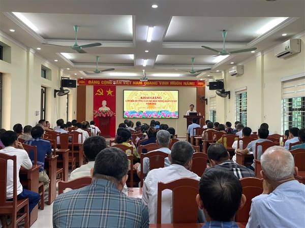 Trung tâm Chính trị xã Thanh Miện phối hợp tổ chức lớp bồi dưỡng cán bộ hội nông dân cơ sở