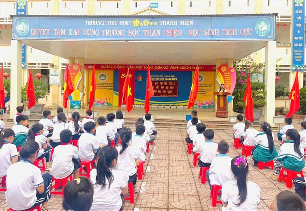 Liên đội Trường Tiểu học Thanh Miện tổ chức lễ kết nạp đội viên