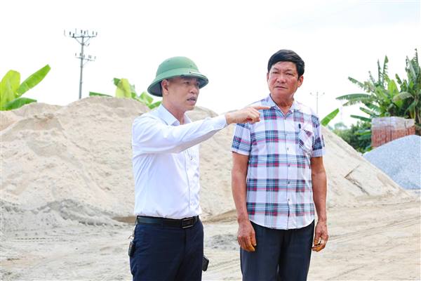 Chủ tịch UBND xã Thanh Miện kiểm tra công tác tiêu thoát nước, chỉ đạo khẩn trương khắc phục tồn đọng trước mùa mưa bão
