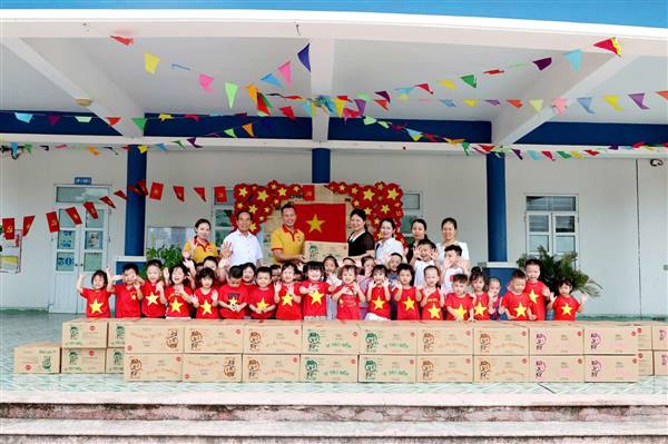 Trao 610 thùng bánh gạo cho học sinh trên địa bàn xã Thanh Miện nhân dịp Tết thiếu nhi 2026